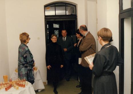 Od lewej x, Jadwiga Borzęcka (komisarz wystawy), Mirosław Radajewski (kierownik Sekcji Ikonografii Ossolineum), Cezary Pawlak (Dział Edukacji), T. Wieżan, Krystyna Jasińska (Dział Promocji)